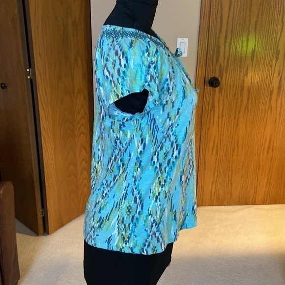 🦄 Sonoma lifestyle cap sleeve tie-Neck patterned top turquoise medium - Picture 3 of 9